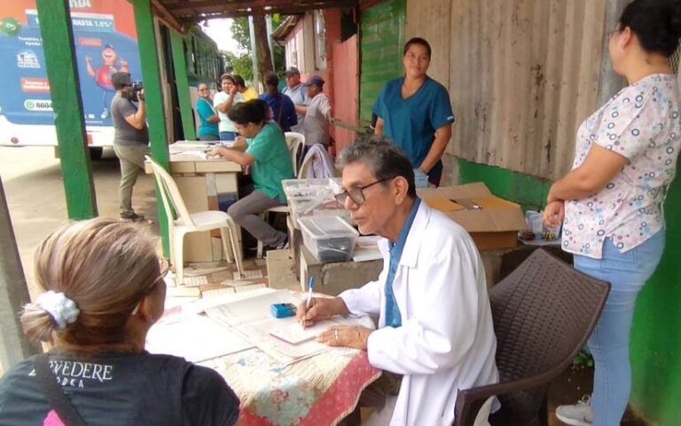 Feria de Salud llega al barrio 18 de Mayo