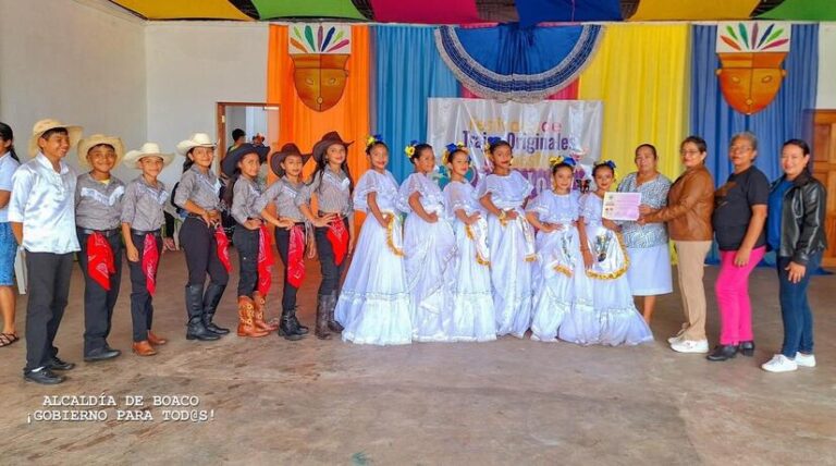 Boaco festeja Festival Departamental de Trajes Originales de Nuestro Folklore