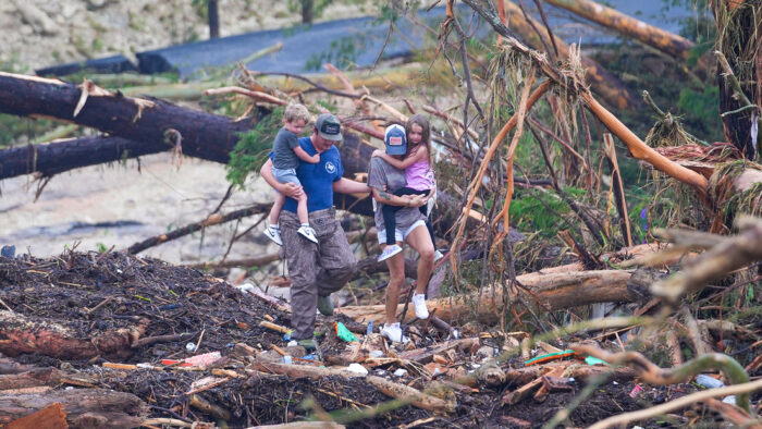 Caos y desgracias dejan las inundaciones repentinas en el estado de Texas
