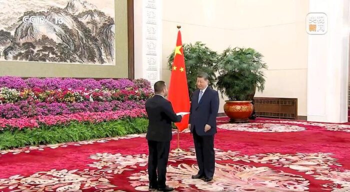 Compañero Ramiro Cruz presenta Cartas Credenciales al Presidente de la República Popular China 1