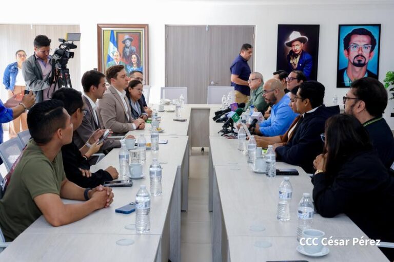Coordinadores de Medios Sandinistas sostienen encuentro representantes de RT en español
