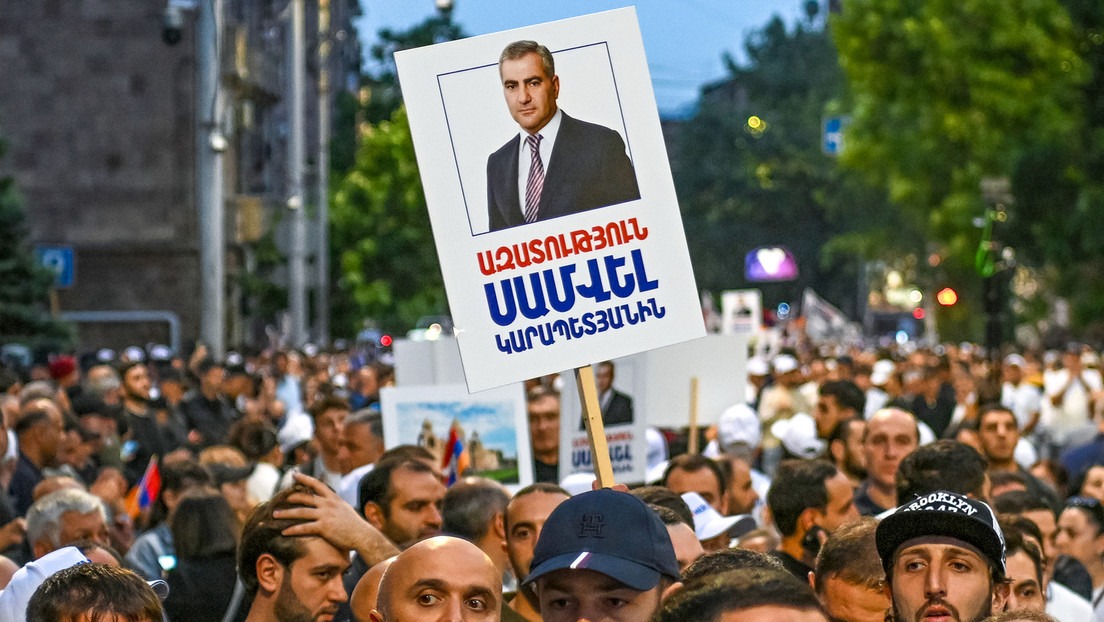 Crea un nuevo partido desde la prisión