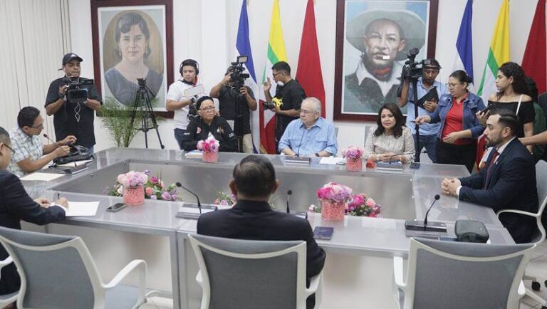 Delegación de Myanmar sostiene encuentro en AN