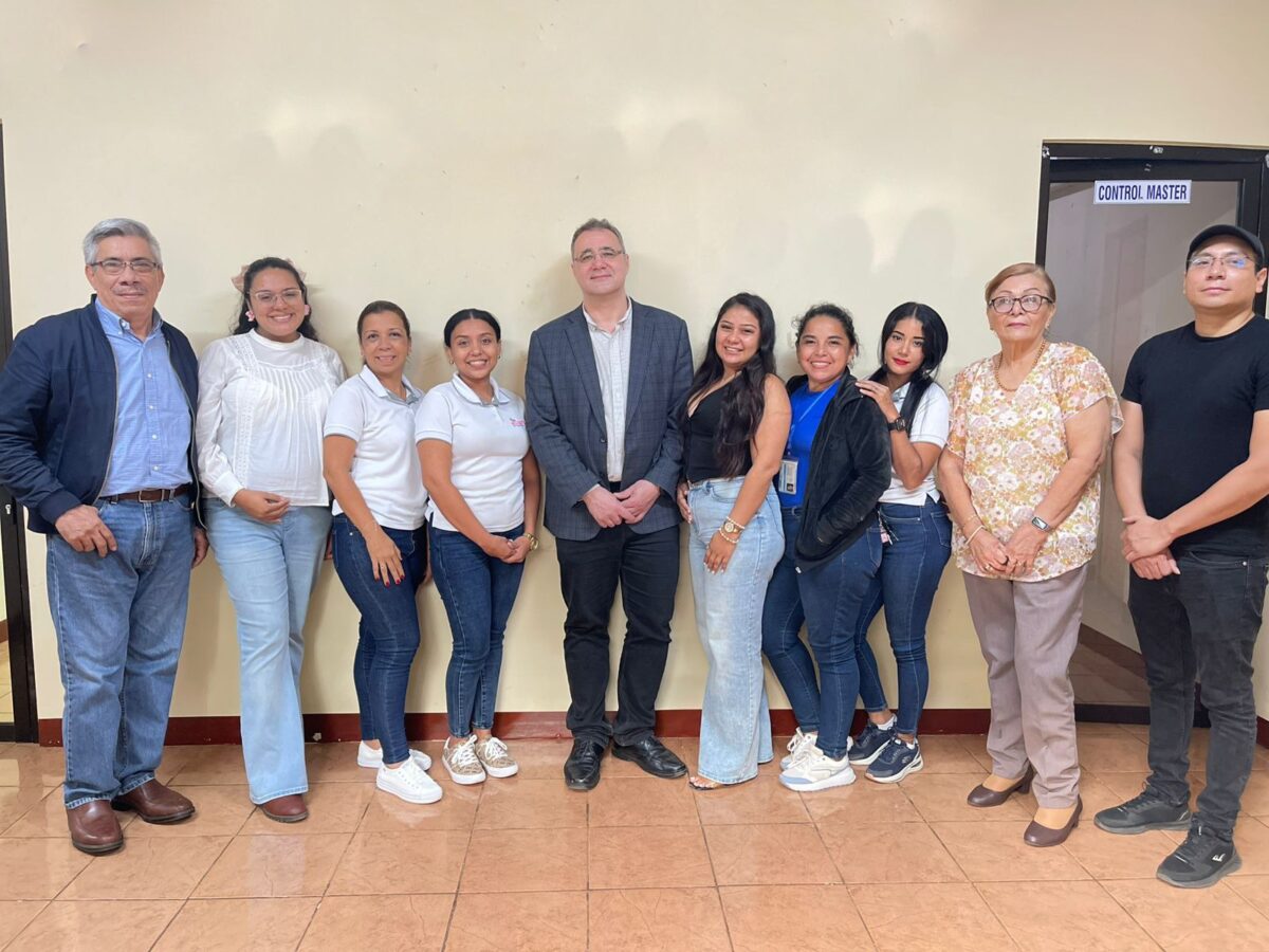 Director del Buró Regional de la Agencia Sputnik visita Radio Nicaragua