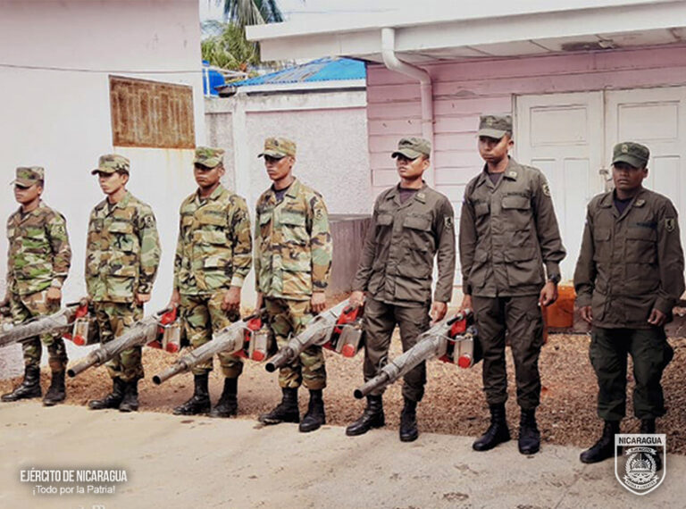 Jornada de fumigación en Puerto Cabezas es acompañada por efectivos militares del Destacamento Militar Norte