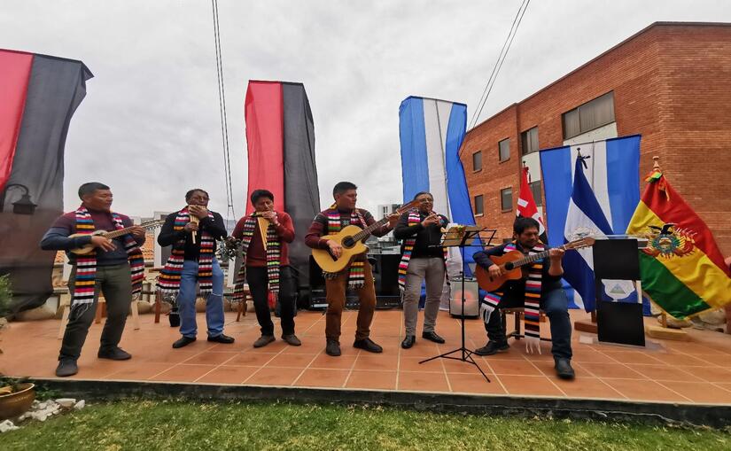 Embajada de Nicaragua en Bolivia festeja el 46/19