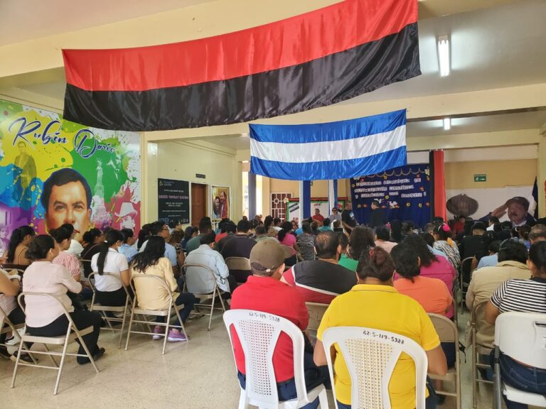 Más de 700 docentes de 40 centros del distrito, uno, participaron en el Encuentro Pedagógicos de Maestros que desarrolló.
