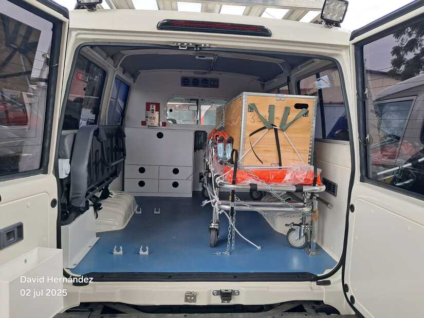 Entregan ambulancias en León y Chinandega