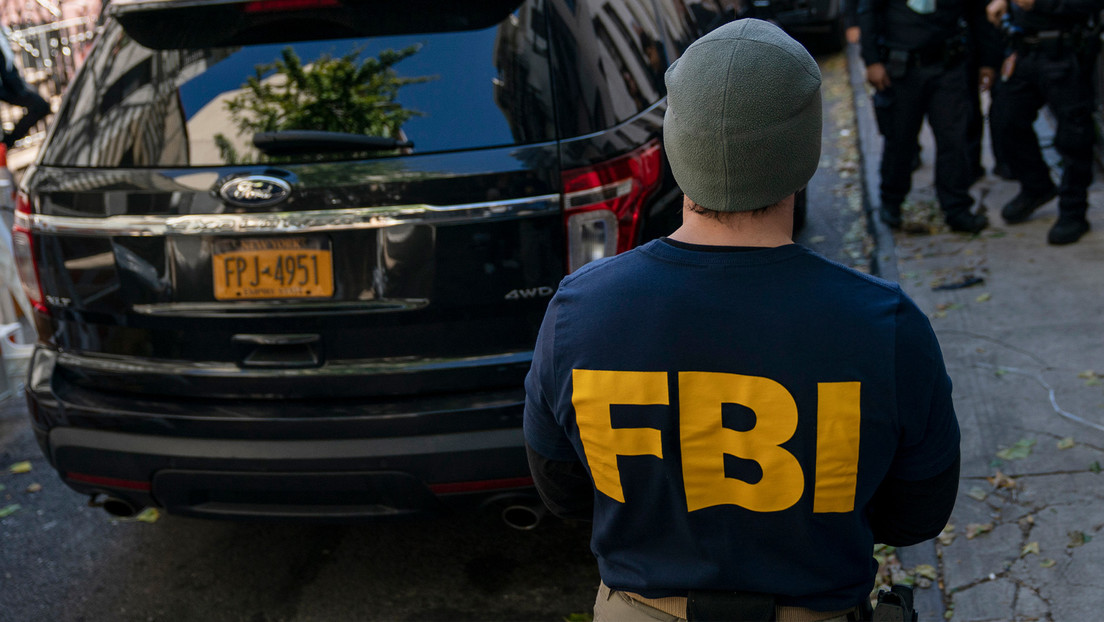Agente del FBI bajo investigación por contratar servicios sexuales en horario laboral