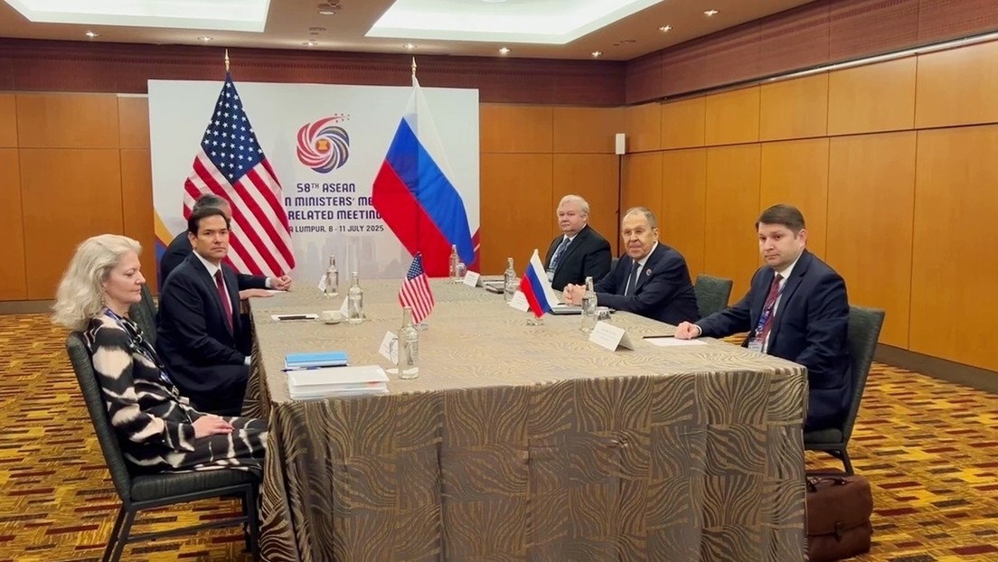 Lavrov y Rubio sostienen reunión en Malasia-