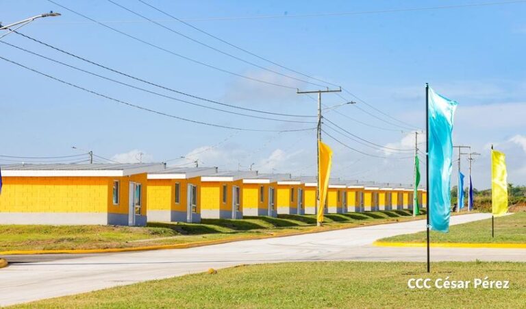 Más de 4 mil beneficiados con la entrega de 920 casas