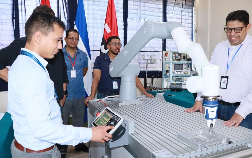 Moderno laboratorio de robótica en Carazo