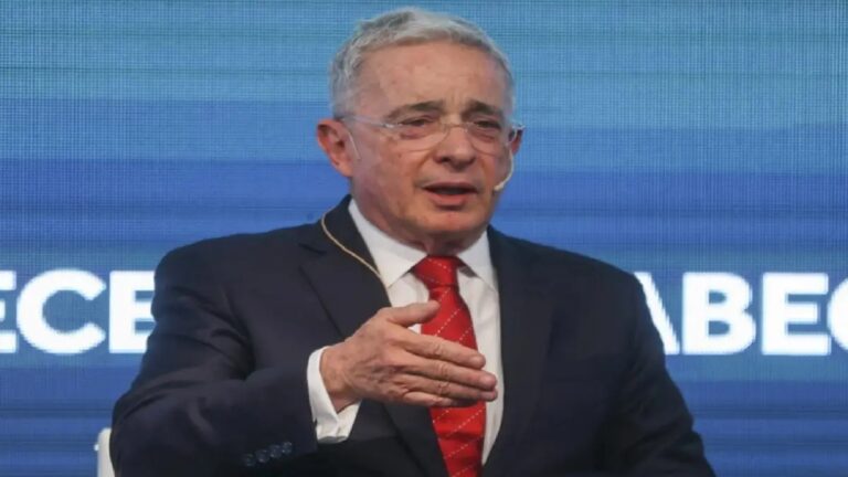 Piden 9 años de prisión para expresidente Álvaro Uribe