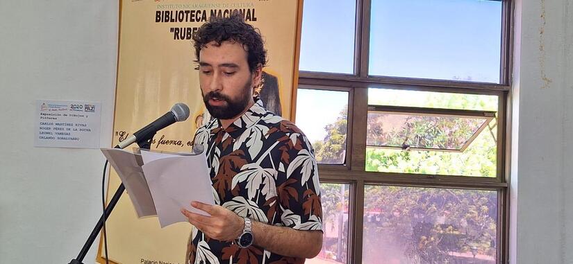 Poeta Ciro Javier Benavídez es galardonado por su obra