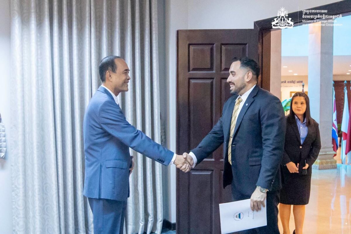 Ministerio de Relaciones Exteriores y Cooperación Internacional del Reino de Camboya, el Compañero Mario José Armengol Campos.