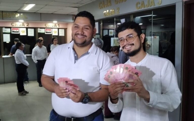 Trabajadores del Estado reciben anticipadamente pago de salario del mes de agosto