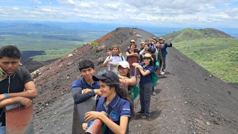 Turismo en el Volcán Cerro Negro, Las Pilas, El Hoyo y Asososca crece 7% en comparación al 2024 5
