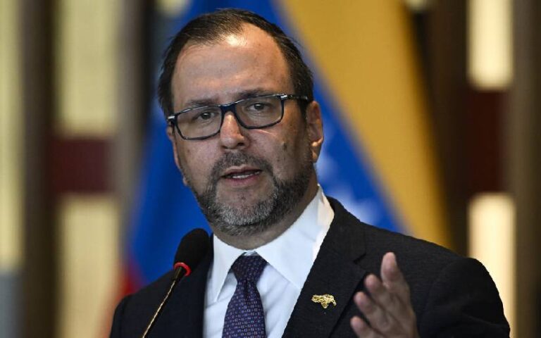 Canciller de Venezuela agradece a Nicaragua por mensaje tras el exitoso desarrollo de las elecciones municipales