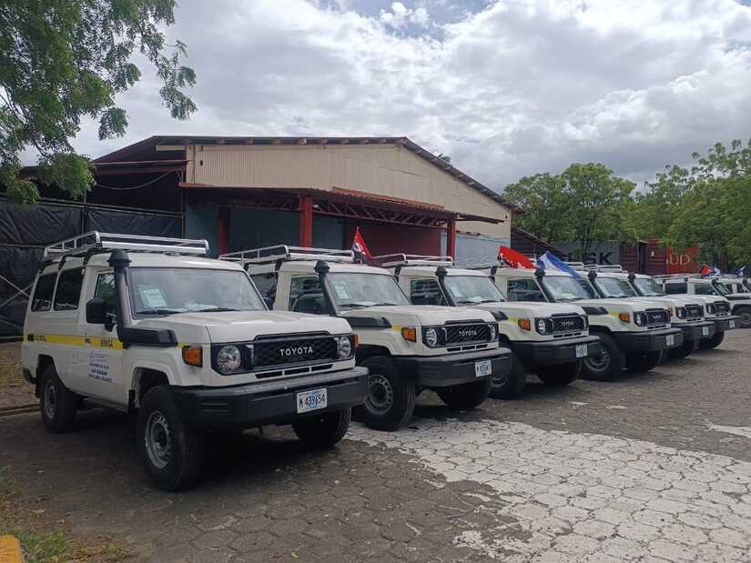 Familias nicaragüenses reciben nuevas ambulancias