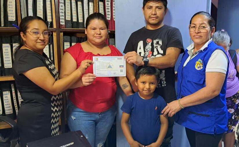 MIFAMILIA asegura certificación de nacimiento en comunidades de Nicaragua
