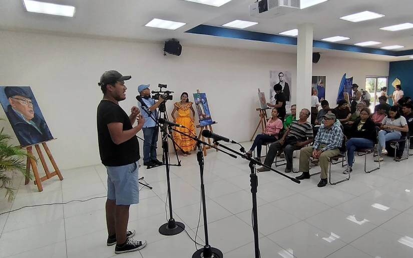 Artistas de centros tecnológicos sostienen un encuentro