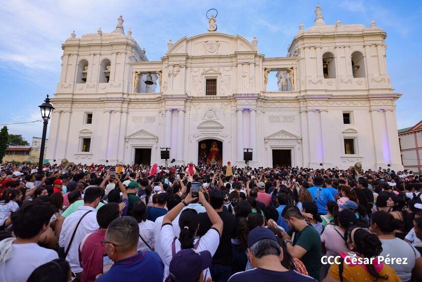 Con fe y tradición celebran la “Gritería Chiquita” en León