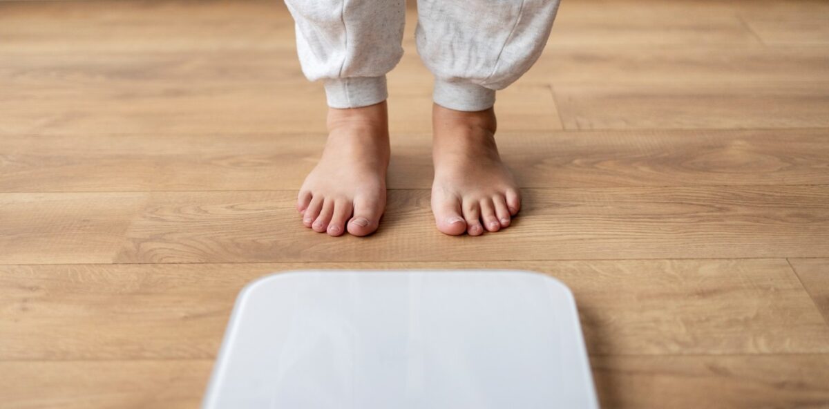 Descubre infidelidad del esposo por una balanza digital