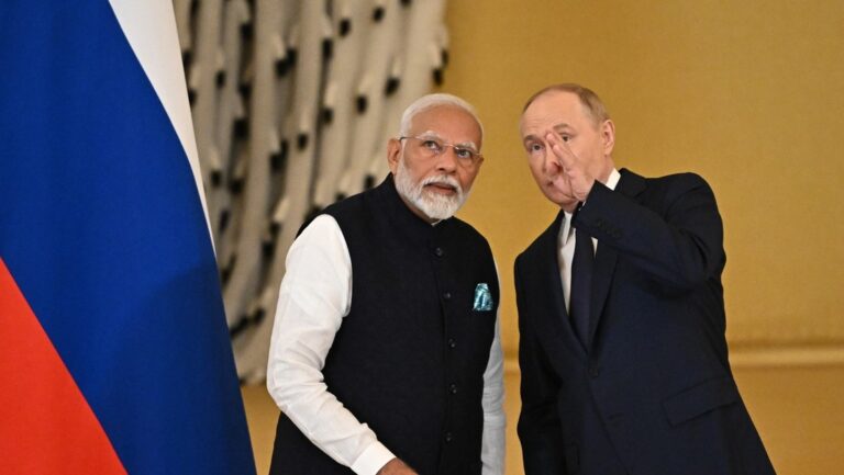 El presidente de la Federación de Rusia, Vladimir Putin sostuvo conversación telefónica con el primer ministro de la India, Narenda Modi.