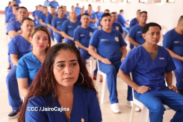 Entregan a 40 presos certificados de excelencia académica