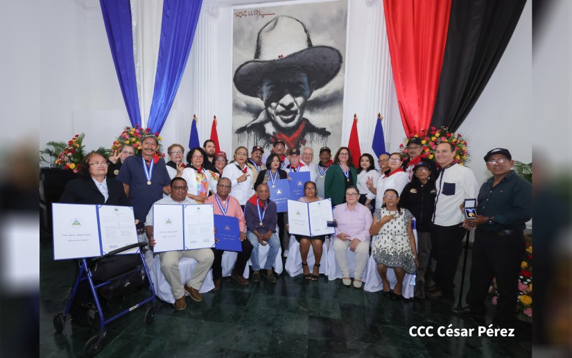Héroes del Palacio Nacional reciben la Orden General Benjamín Zeledón