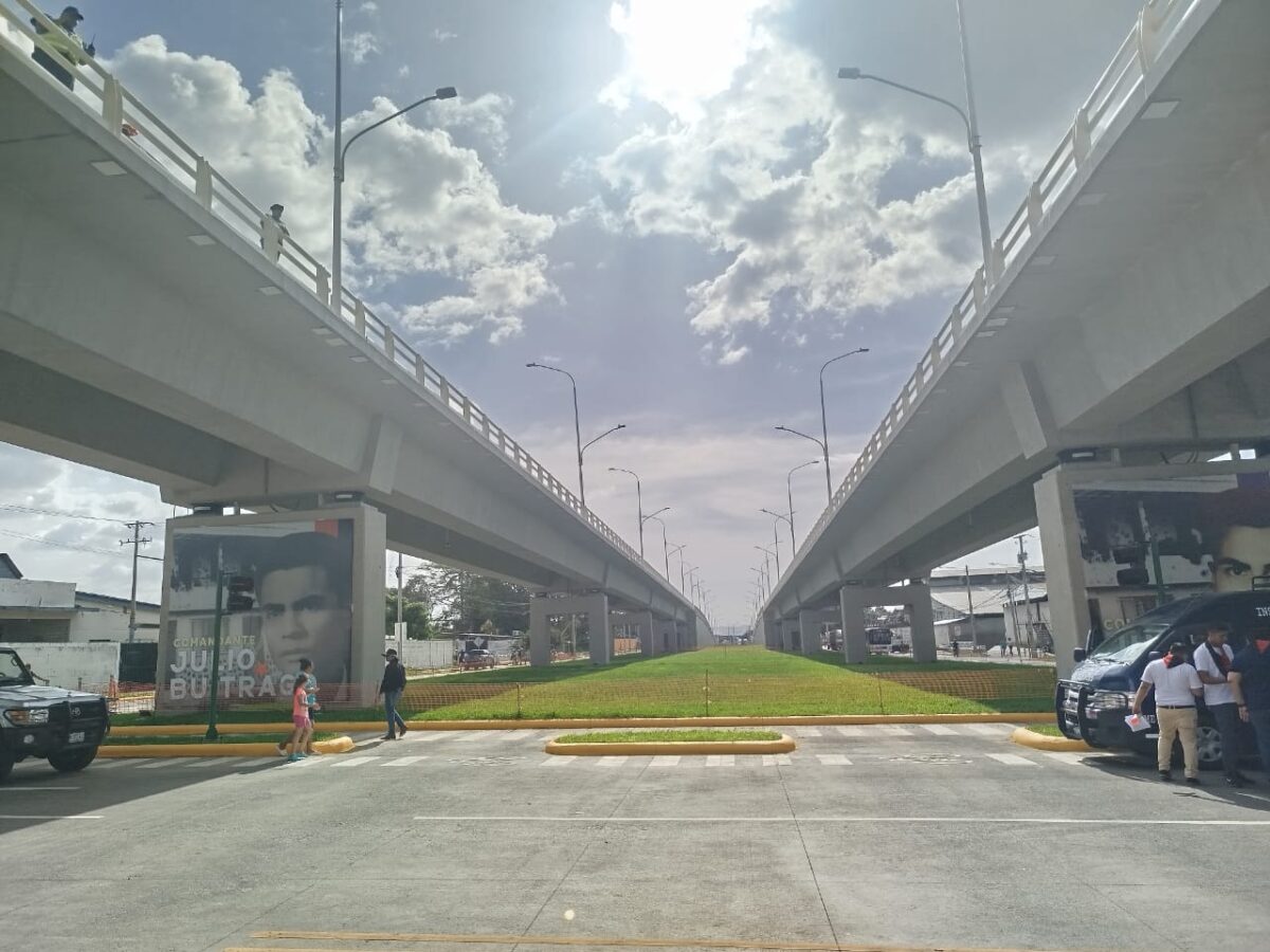 Inauguran Paso a Desnivel Comandante Julio Buitrago