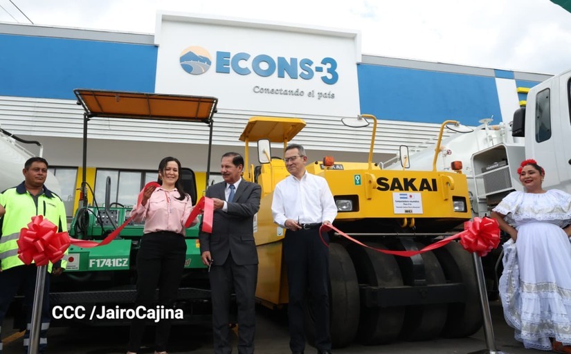 Nicaragua recibe la donación de 7 equipos pesados de Japón