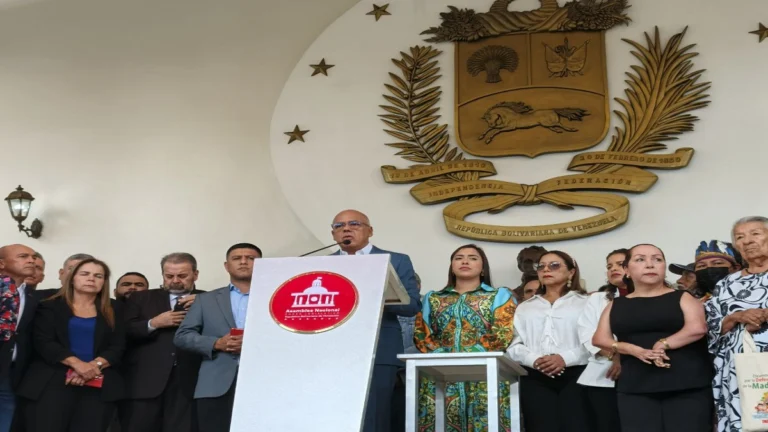 Parlamento venezolano rechaza acciones de EE.UU. contra el presidente Nicolás Maduro