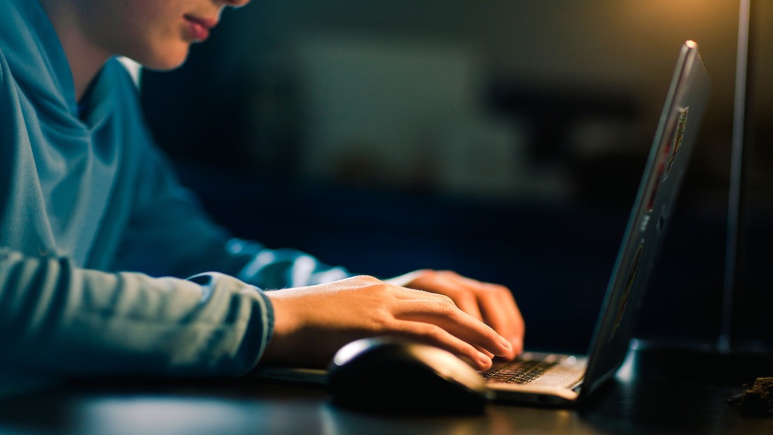 Ten cuidado con tus hijos: demandan a ChatGPT