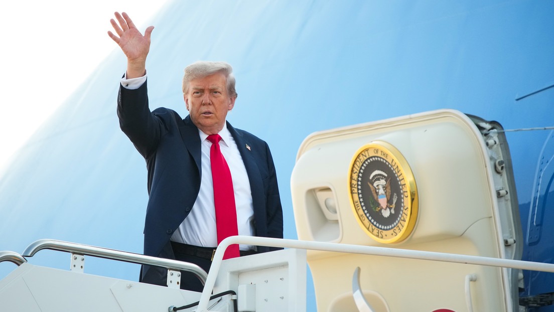 Trump sale a su primer encuentro con Putin en Alaska