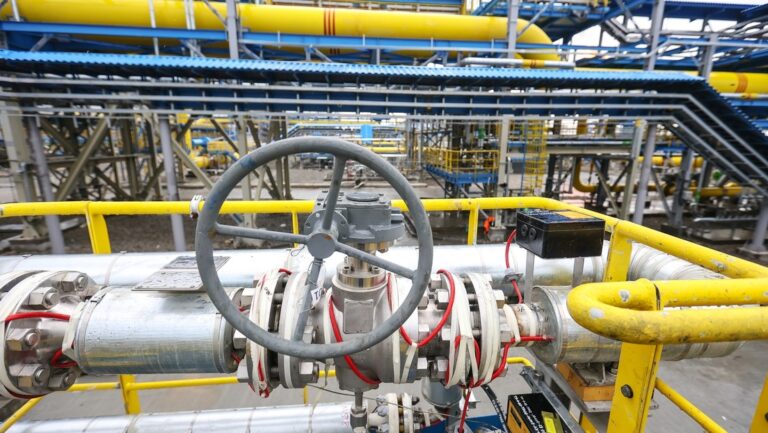 Ucrania ataca oleoducto que suministra combustible a Hungría