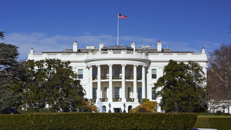 Ultiman detalles para la reunión entre Putin y Trump