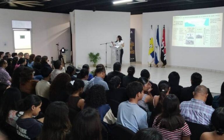Universitarios conocen sobre la historia de lucha de Nicaragua