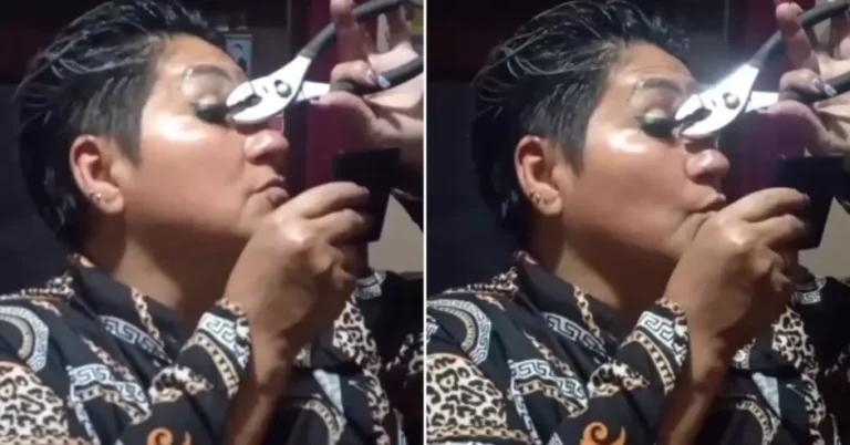 Mujer utiliza tenaza como rizador de pestañas