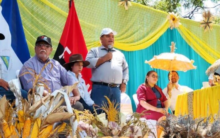 Celebran Feria Nacional del Maíz con reconocimientos a productores de Jalapa