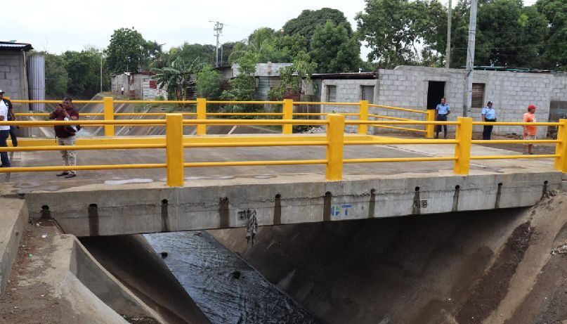 Inauguran puente vehicular en Villa Reconciliación Norte