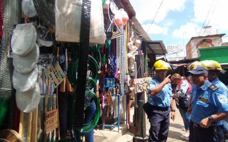 Inspeccionan tramos del Mercado Iván Montenegro