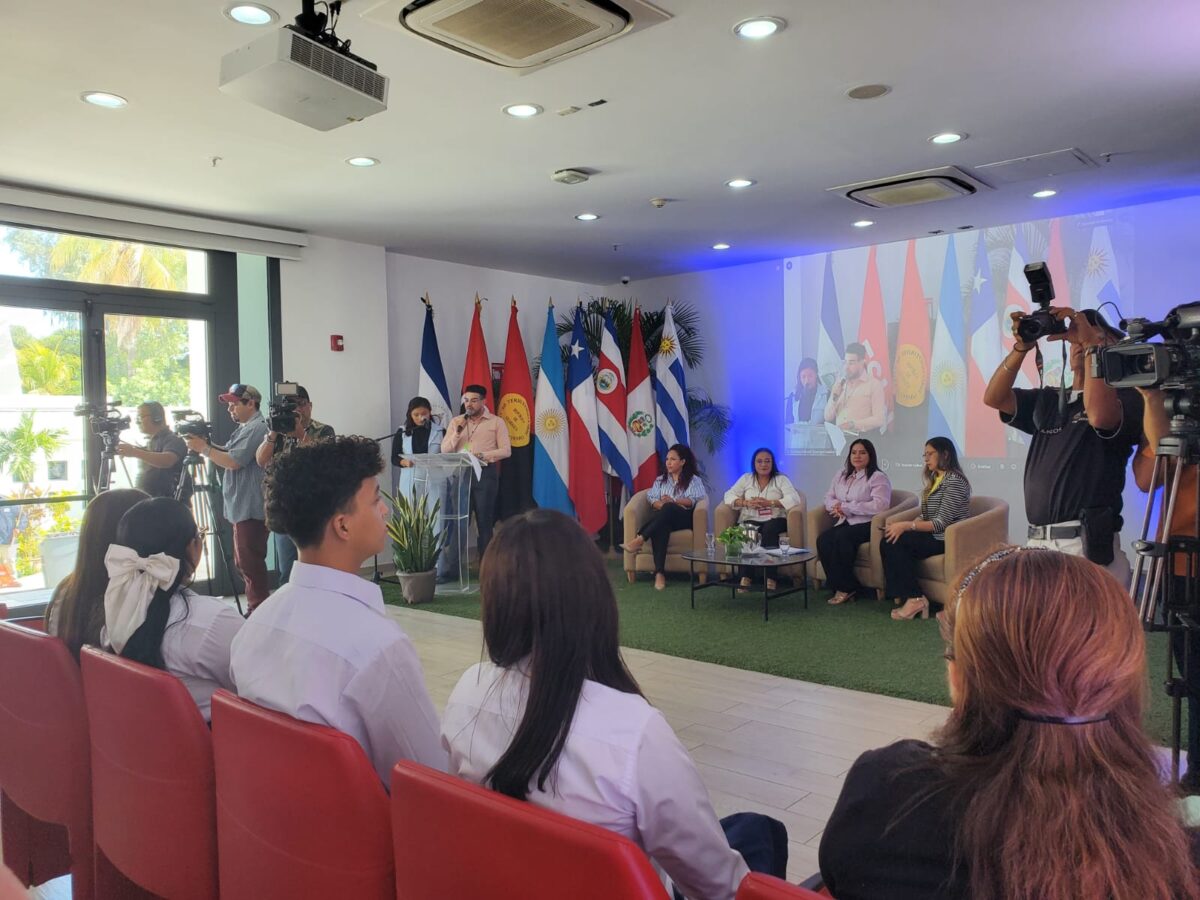 Más de mil maestros en el Foro sobre Educación Integral de la Sexualidad