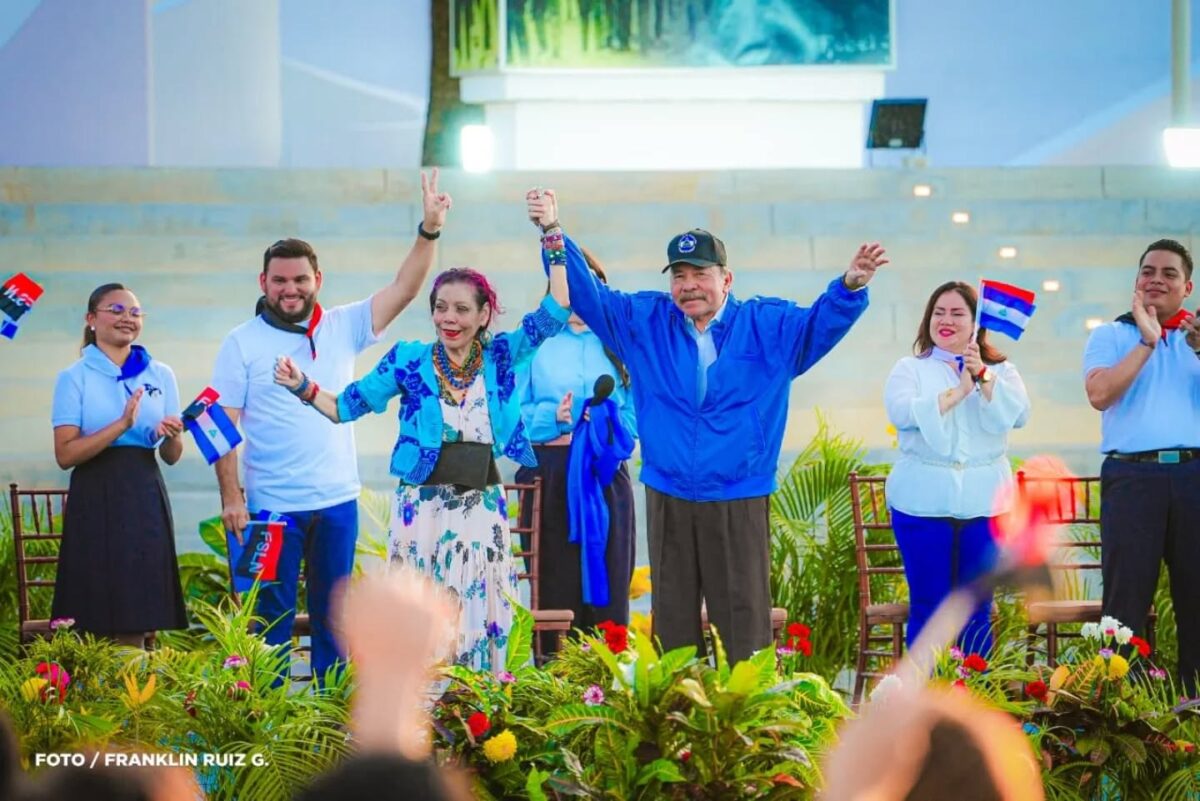 Presidencia de Nicaragua reciben la Antorcha de la Unión Centroamericana