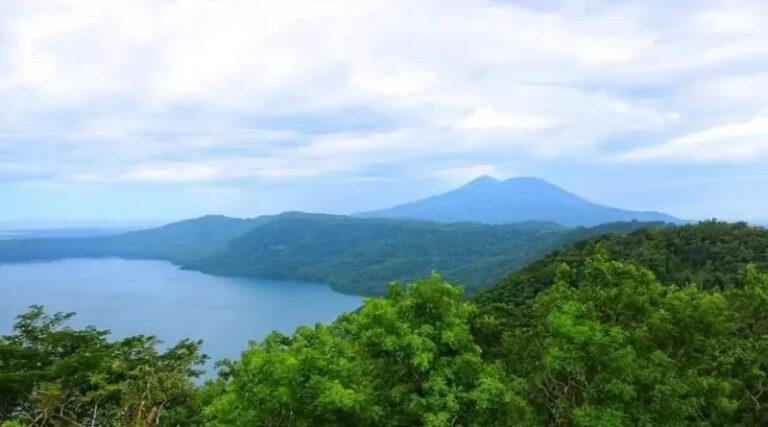 Territorio de Nicaragua con ambiente caluroso y lluvias