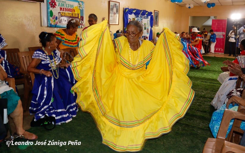Pasarela de Huipil de Adultos Mayores