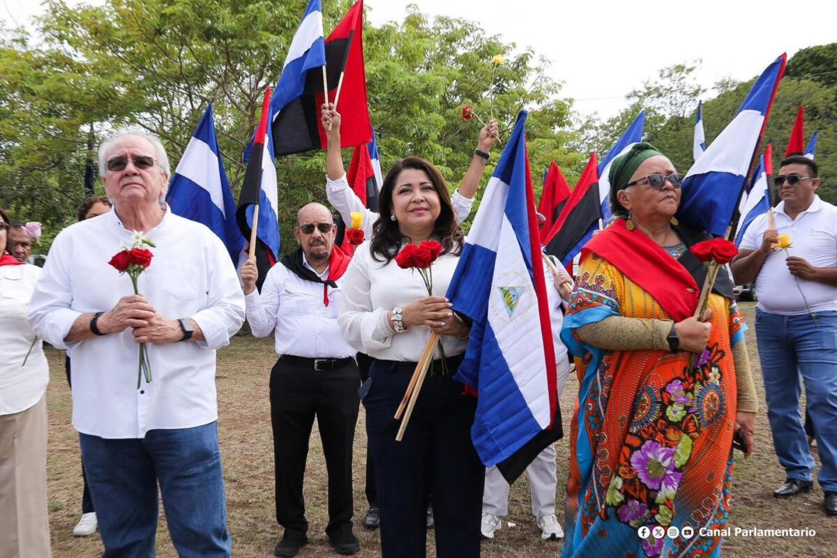 Servidores Públicos rinden homenaje a los Héroes de la Batalla de San Jacinto