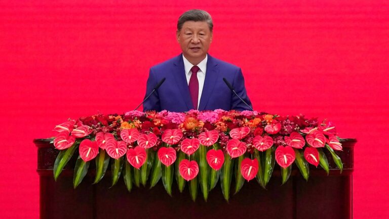 China insta a fortalecer la cooperación empresarial