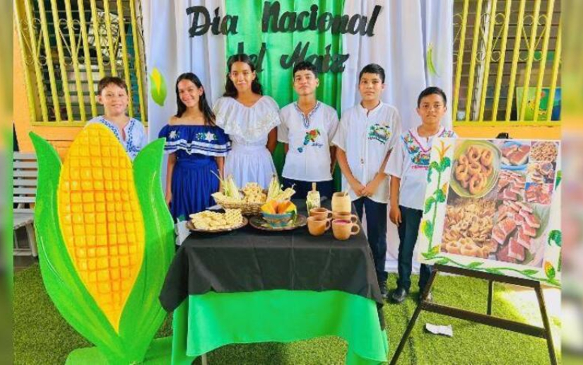 Comunidades Educativas celebran el Día del Maíz y avanzan en formación docente, innovación y tecnología