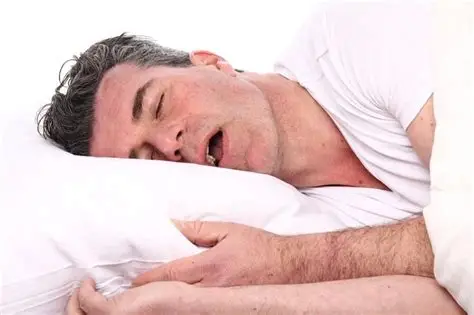 Intenta envenenar a su tío porque roncaba mucho